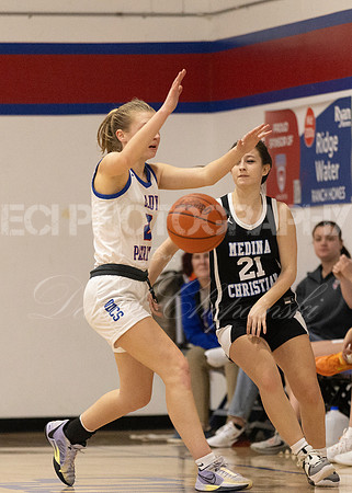 Medina Christian vs Open Door20240104-1057