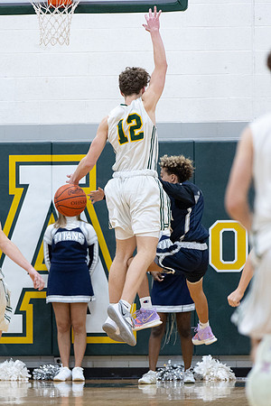 Lorain vs Amherst20211214-0841